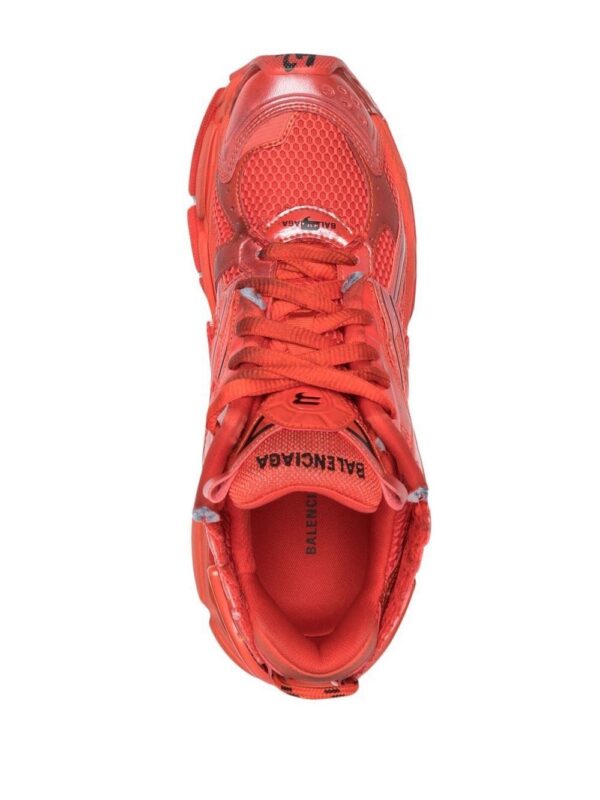 17731430_39160030_1000.jpg Balenciaga Monocolour Runner low-top sneakers