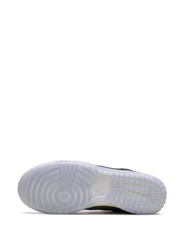 17837996_37557630_1000-1.jpg Nike Dunk Low "Siempre Familia" sneakers