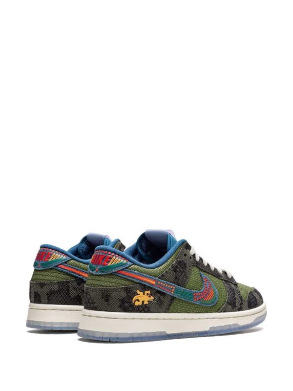 17837996_37557631_1000-1.jpg Nike Dunk Low "Siempre Familia" sneakers