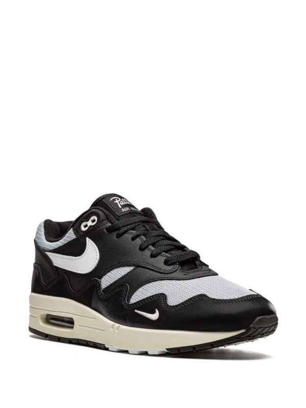 17844943_37563332_1000-1.jpg Nike x Patta Air Max 1 sneakers