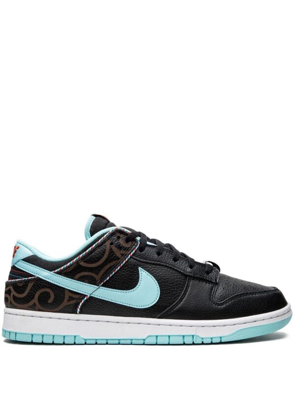 17885247_40475739_1000-1.jpg Nike Dunk Low "Barbershop" sneakers