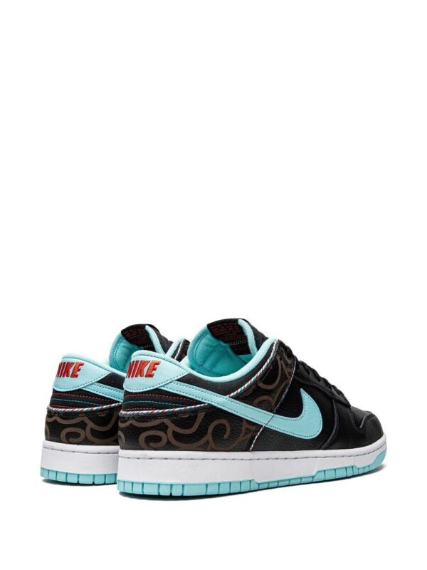 17885247_40478418_1000-1.jpg Nike Dunk Low "Barbershop" sneakers