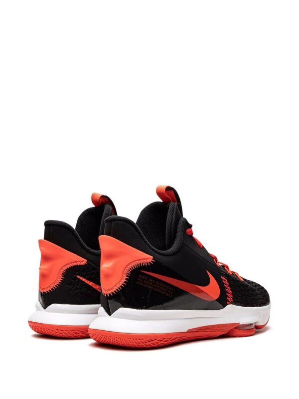 17919537_37818882_1000.jpg Nike LeBron Witness V sneakers