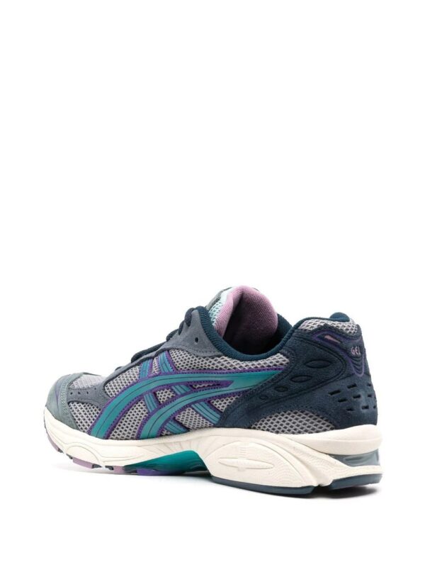 17923314_42469171_1000.jpg Asics Gel-Kayano low-top trainers