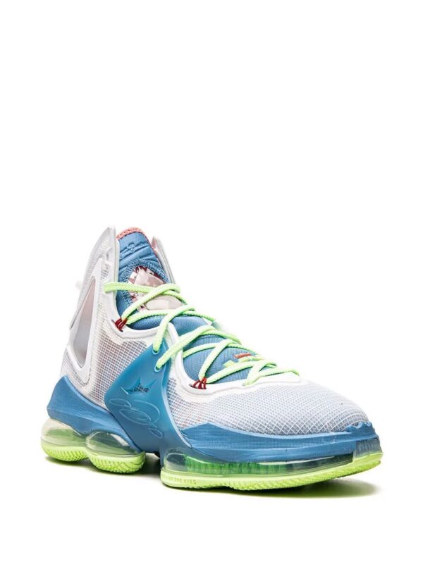 18019017_38199994_1000.jpg Nike Lebron 19 high-top sneakers