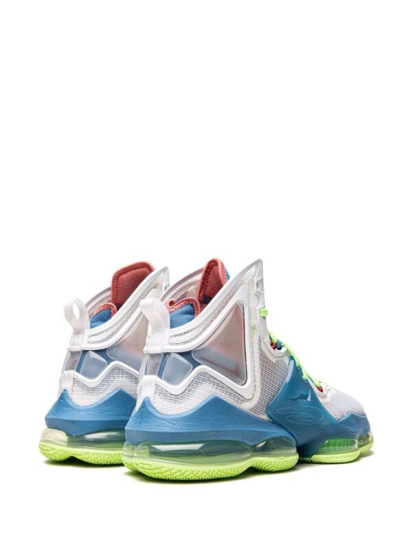 18019017_38199995_1000.jpg Nike Lebron 19 high-top sneakers