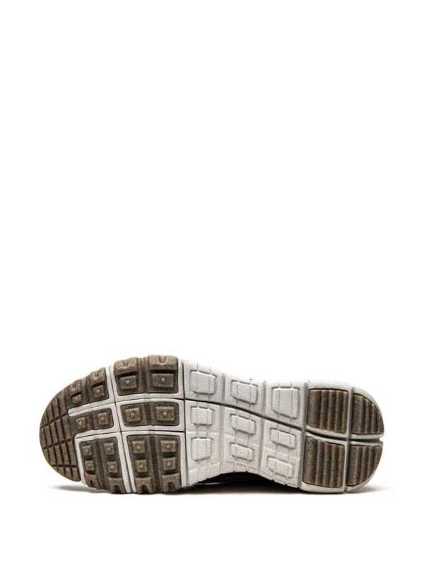 18053425_38199427_1000-1.jpg Nike Free Terra Vista low-top sneakers