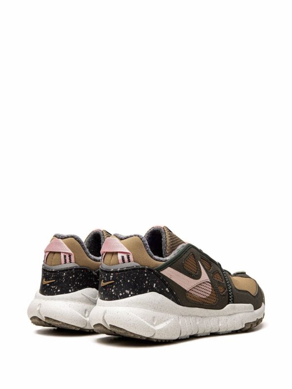 18053425_38200373_1000-1.jpg Nike Free Terra Vista low-top sneakers
