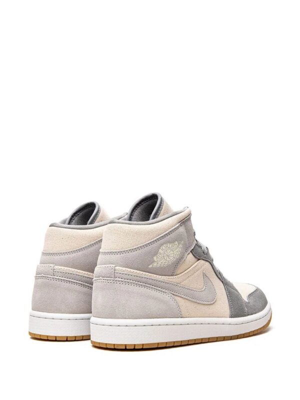 18093808_38460969_1000.jpg Jordan Air Jordan 1 Mid SE sneakers
