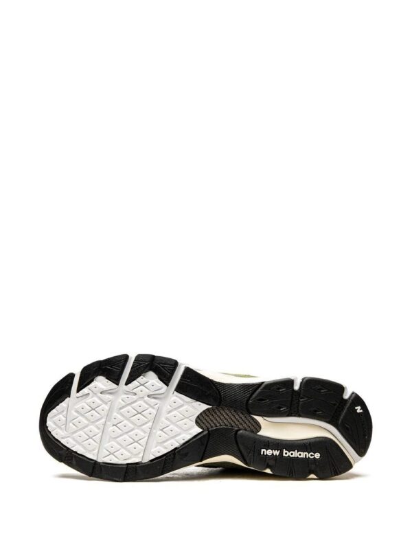 18255709_38988284_1000-1.jpg New Balance 990 V3 low-top sneakers
