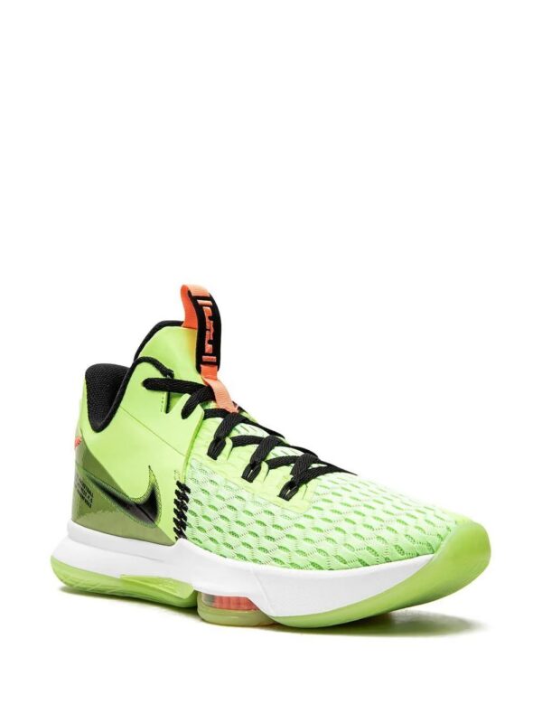 18339096_39451156_1000-1.jpg Nike LeBron Witness V sneakers