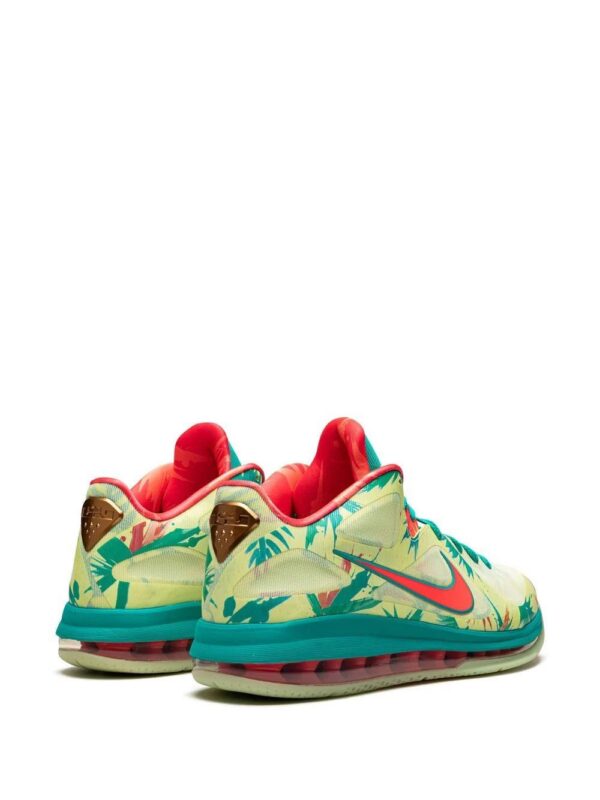 18357946_39324386_1000_58f8592f-0243-4016-912c-fcbf54a74d07-1.jpg Nike LeBron 9 Low sneakers