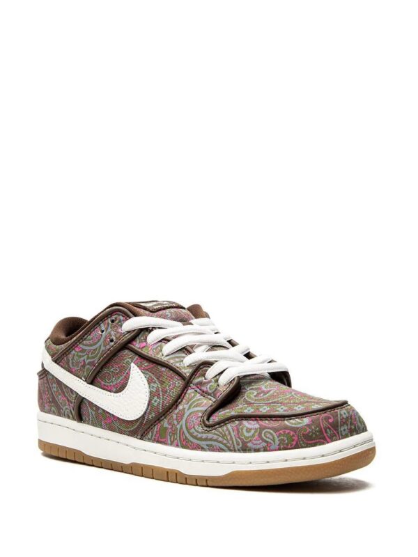 18362889_39774133_1000-1.jpg Nike Dunk Low "Paisley" sneakers