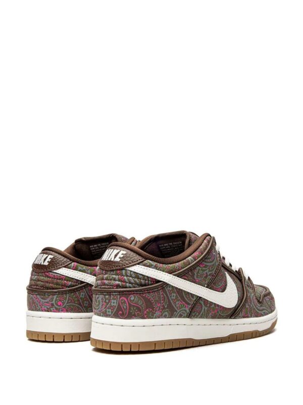 18362889_39774134_1000-1.jpg Nike Dunk Low "Paisley" sneakers
