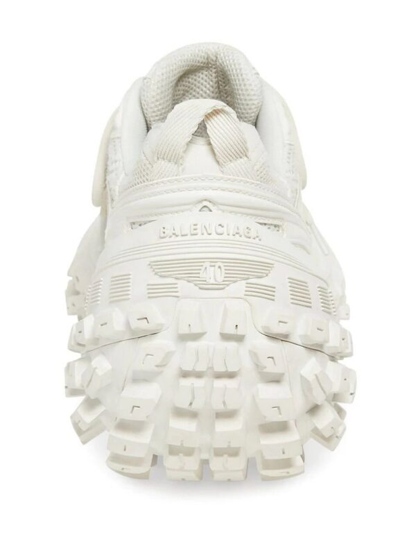 18369938_41353052_1000.jpg Balenciaga Defender chunky-sole sneakers