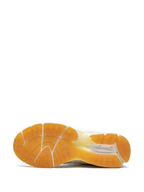 18374837_39322549_1000-1.jpg New Balance x Joe Freshgoods 2002R low-top sneakers