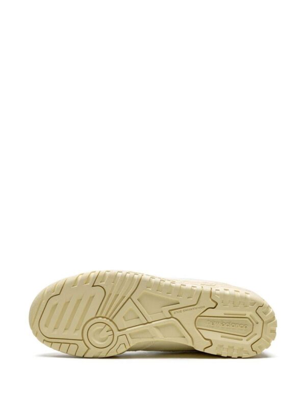 18375708_39449553_1000-1.jpg New Balance 550 low-top sneakers