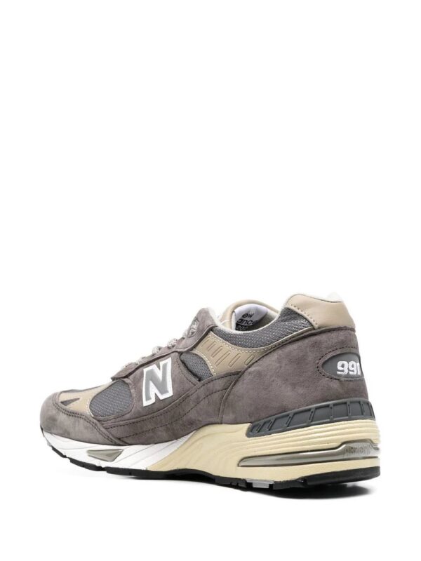 18418093_39756393_1000-1.jpg New Balance logo-patch lace-up sneakers