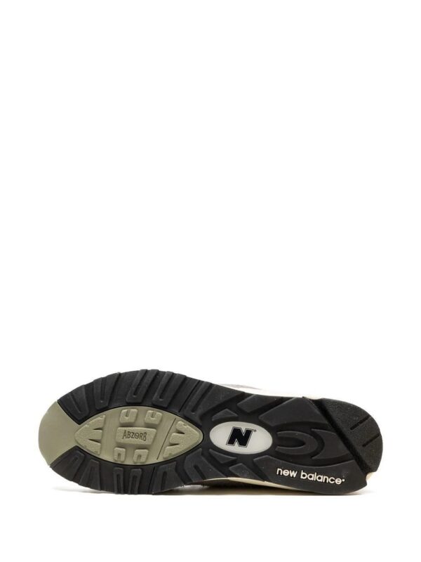 18439158_39579942_1000-1.jpg New Balance x Teddy Santis 990 V2 “Made in the USA” sneakers