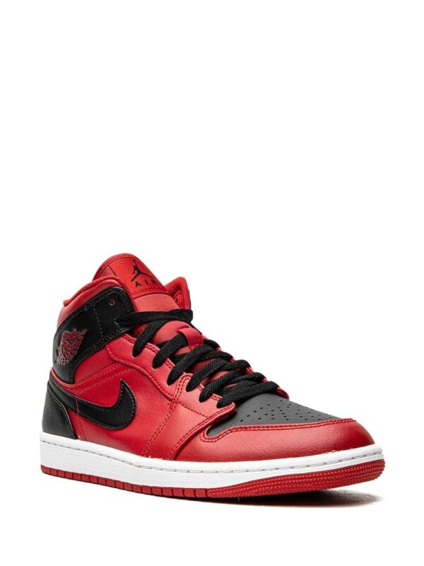 18443296_40474308_1000-1.jpg Jordan Air Jordan 1 Mid "Reverse Bred" sneakers