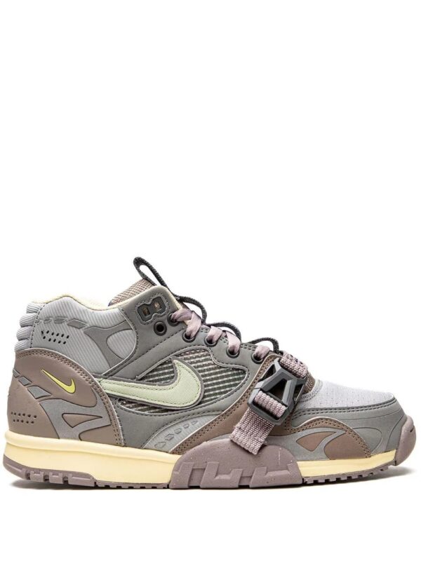 18449301_40060021_1000.jpg Nike Air Trainer 1 SP high-top sneakers