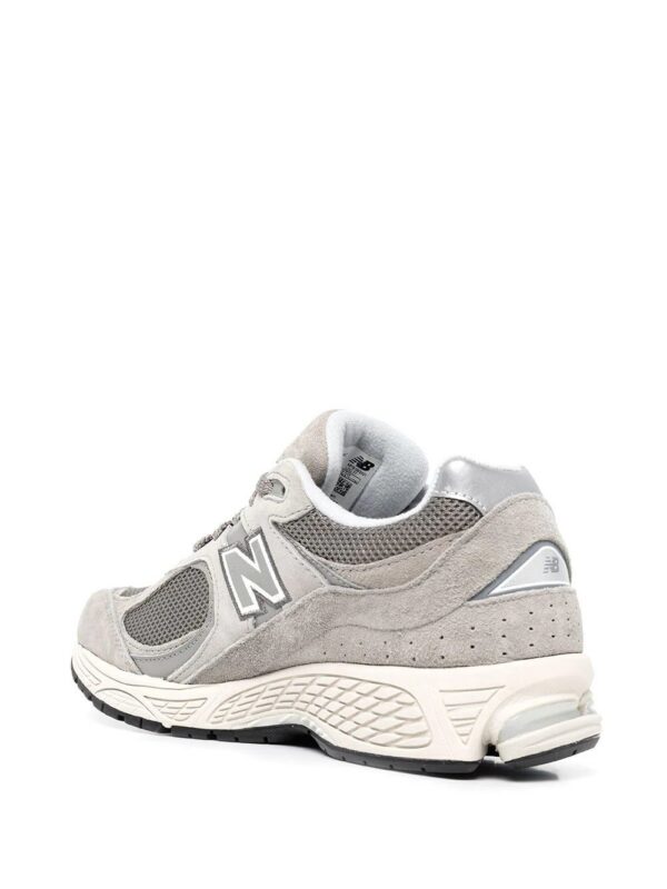 18452957_40320951_1000-1.jpg New Balance 2002R lace-up sneakers