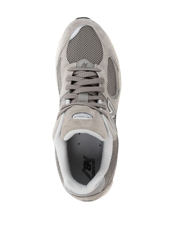 18452957_40320954_1000-1.jpg New Balance 2002R lace-up sneakers