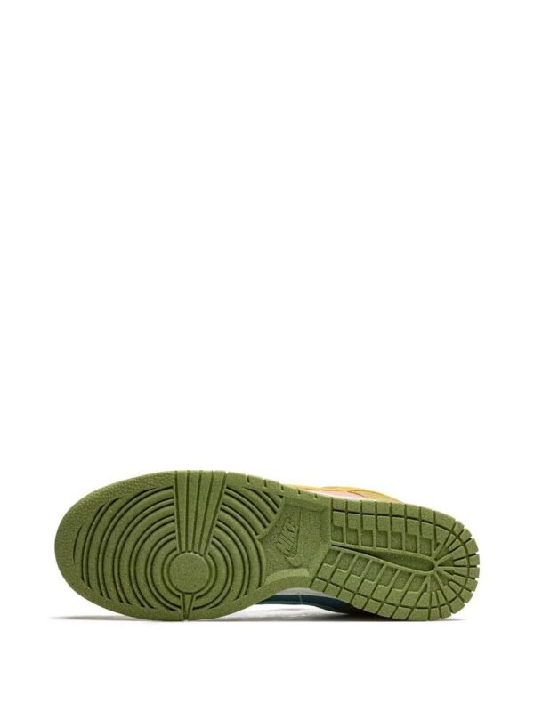 18519125_40226529_1000-1.jpg Nike Dunk Low "Sun Club" sneakers