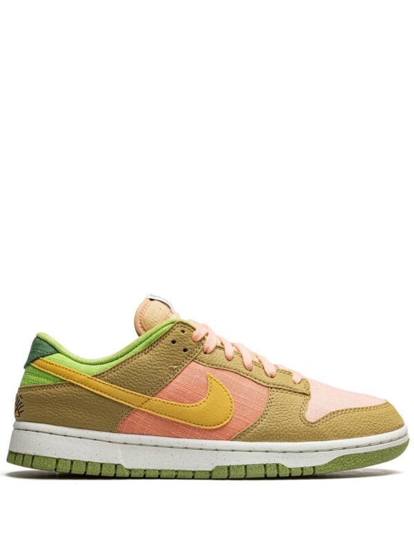 18519125_40226531_1000-1.jpg Nike Dunk Low "Sun Club" sneakers