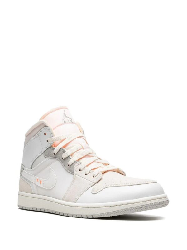 18553813_40230562_1000-1.jpg Jordan Air Jordan 1 Mid "Inside Out" sneakers