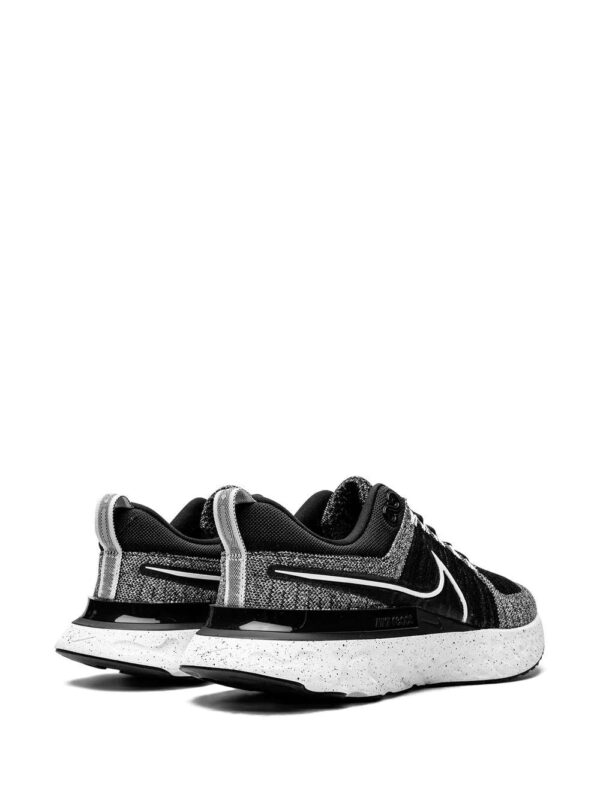 18555187_40301406_1000-1.jpg Nike React Infinity Run Flyknit 2 sneakers