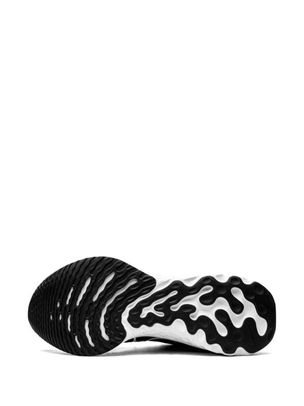 18555187_40302289_1000-1.jpg Nike React Infinity Run Flyknit 2 sneakers