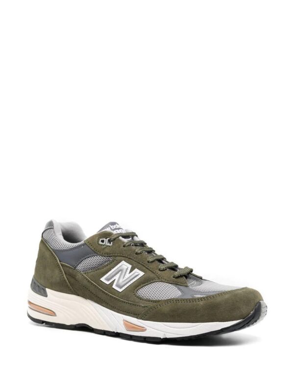 18557057_40018255_1000-1.jpg New Balance logo-patch lace-up trainers