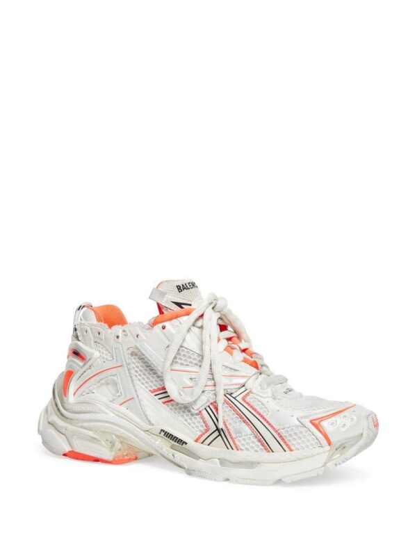 18590945_41351691_1000_a79cccd3-560f-4347-89da-9f57a5649869.jpg Balenciaga Runner low-top sneakers