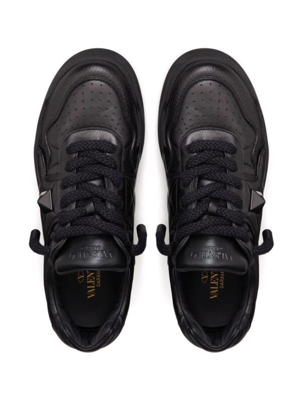 18658226_41864379_1000_41acf3db-98c0-4a8c-b07d-f474e7b549d7.jpg Valentino Garavani One Stud XL low-top sneakers