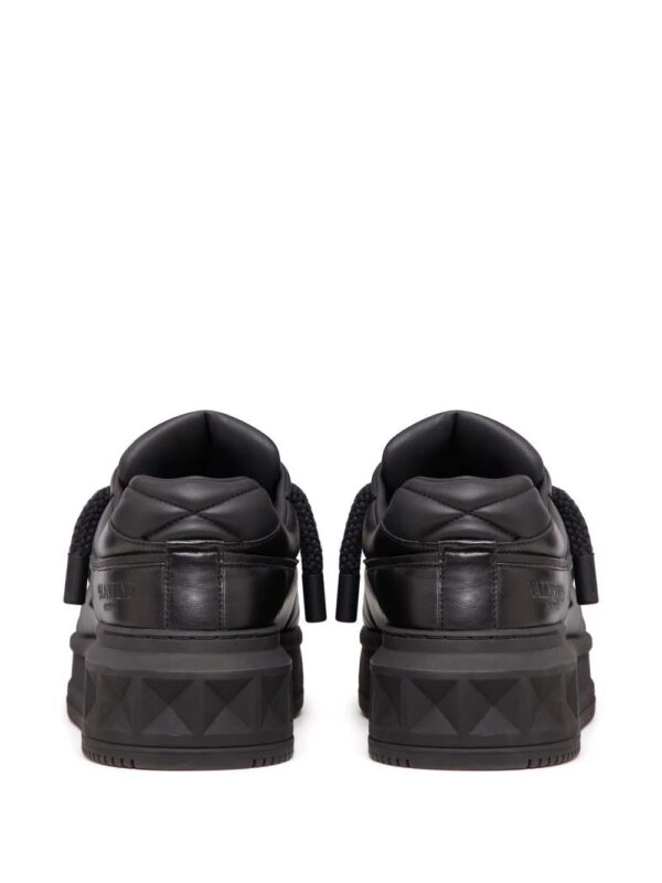 18658226_41865394_1000_a0883d8f-267b-4ceb-9517-bfba7035243e.jpg Valentino Garavani One Stud XL low-top sneakers