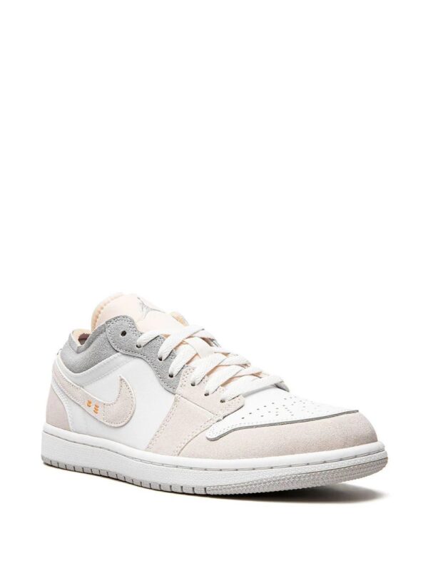 18660889_40505965_1000-1.jpg Jordan Jordan 1 Low SE Craft "Inside Out" sneakers