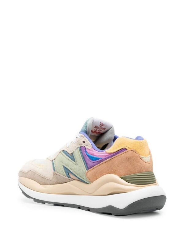 18697235_40537415_1000-1.jpg New Balance 57/40 colour-block sneakers