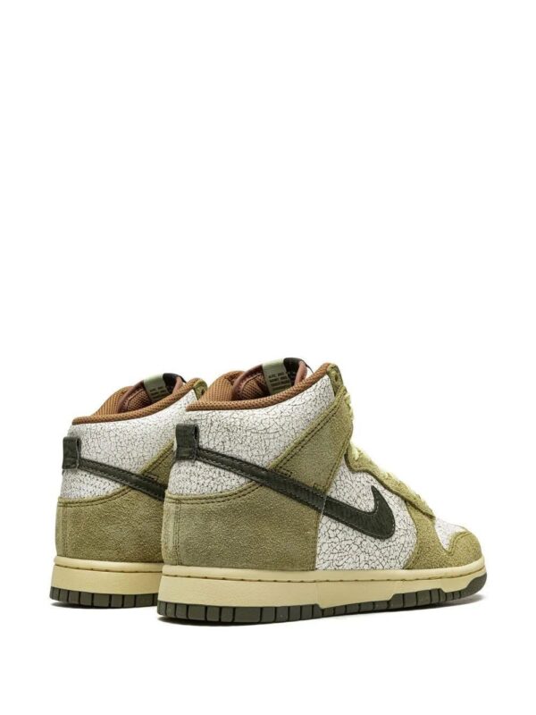 18774929_40597137_1000.jpg Nike Dunk Hi Retro "Re-Raw" sneakers