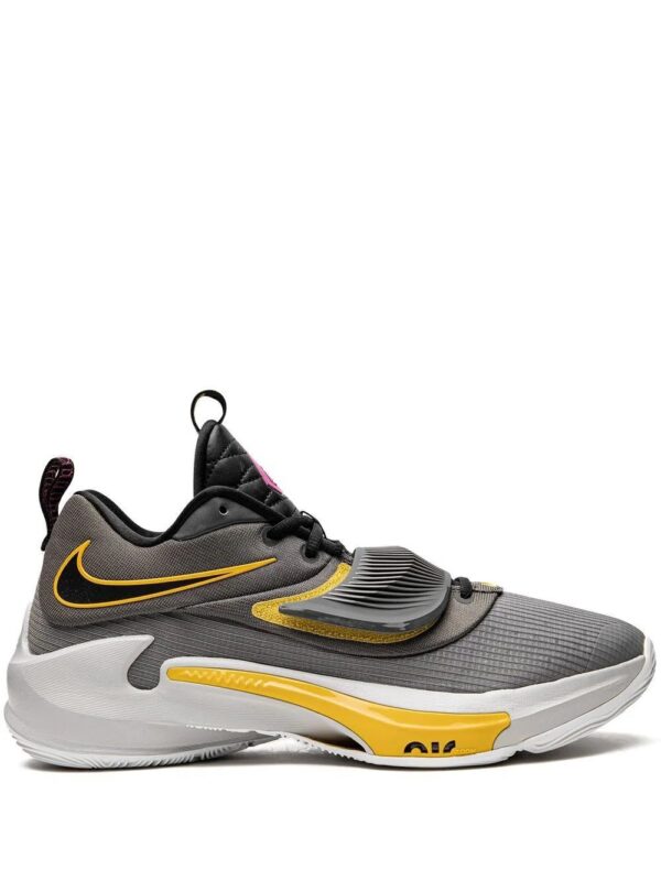 18839532_40862640_1000-1.jpg Nike Zoom Freak 3 high-top sneakers