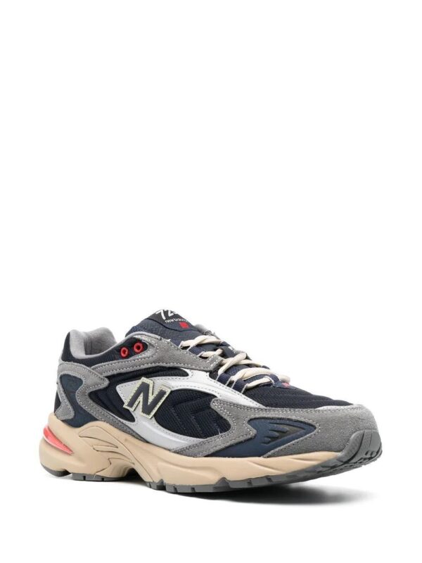 18855272_41050916_1000.jpg New Balance low-top 725V1 sneakers