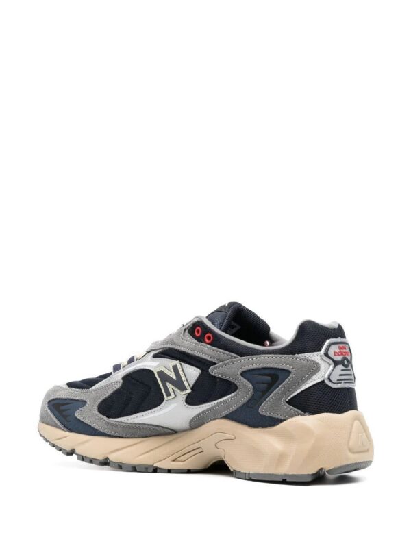 18855272_41052385_1000.jpg New Balance low-top 725V1 sneakers