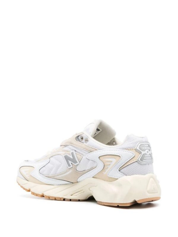18856110_41042629_1000.jpg New Balance 725 panelled lace-up sneakers