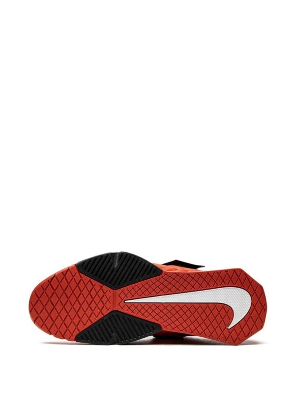 18862408_40907806_1000.jpg Nike Savaleos low-top sneakers