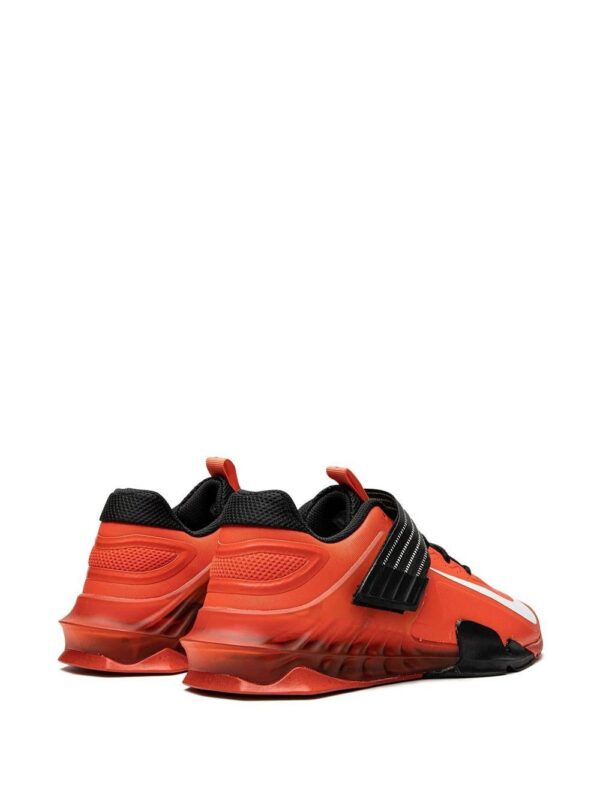 18862408_40907810_1000-1.jpg Nike Savaleos low-top sneakers
