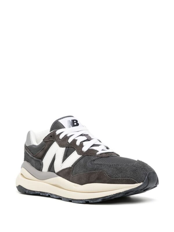 18950493_41357831_1000.jpg New Balance suede logo-patch sneakers