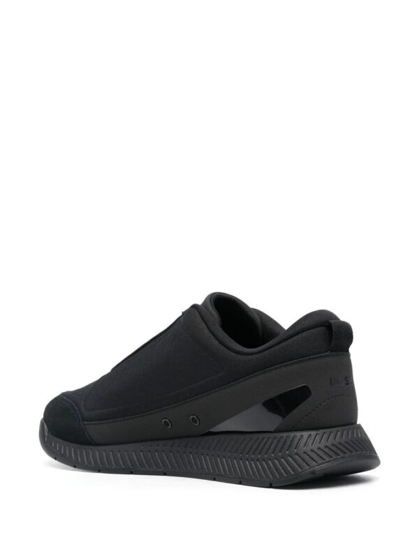18955103_41221250_1000-1.jpg BOSS logo-print slip-on sneakers