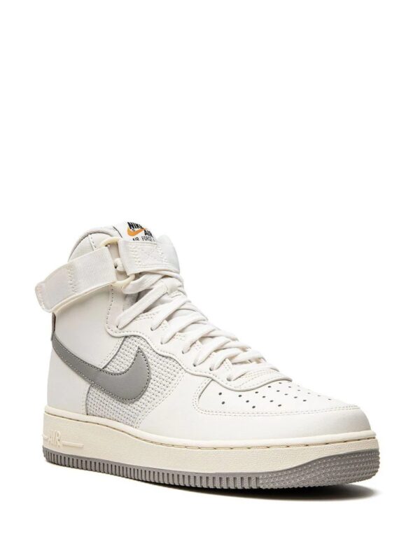 18978184_41272046_1000.jpg Nike Air Force 1 High '07 LV8 sneakers "Sail"