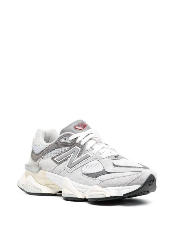 19038041_41638184_1000_441923e0-23bb-43e9-a962-b8bf0864006f.jpg New Balance 9060 Classic low-top sneakers