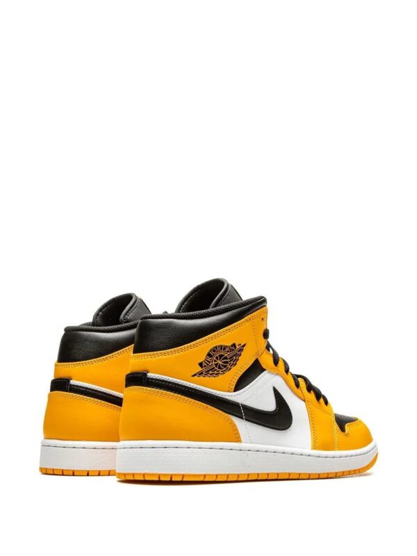 19055731_41562861_1000_d0fd0902-2916-4f61-9d12-72ea53e32177-1.jpg Jordan Air Jordan 1 Mid sneakers